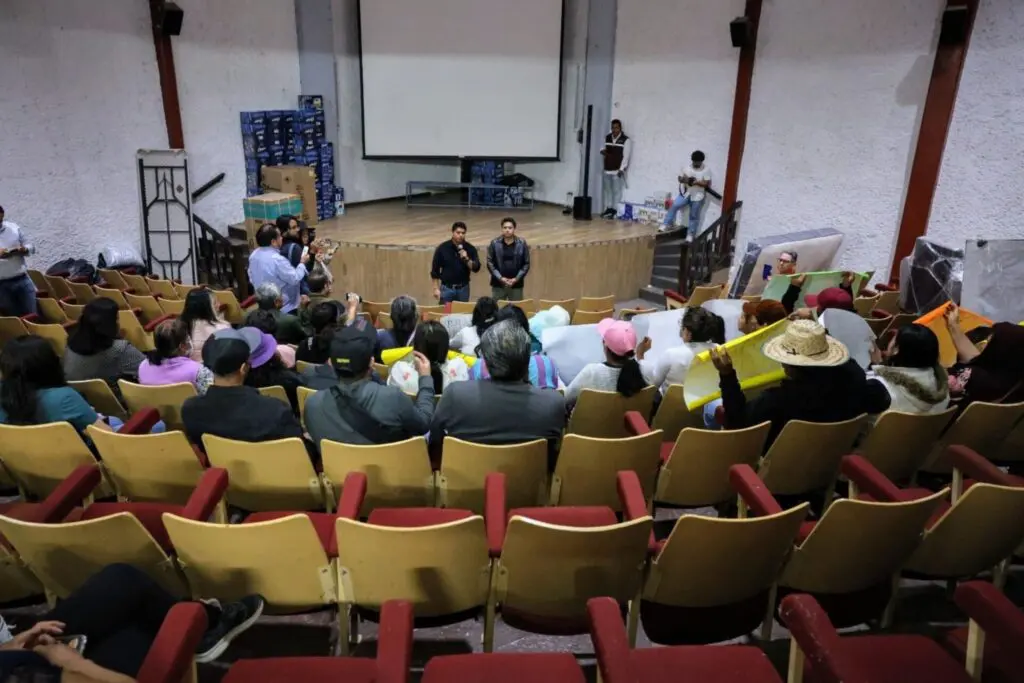 Omar Muñoz se reúne con inconformes por desabasto de agua en Cuautlancingo