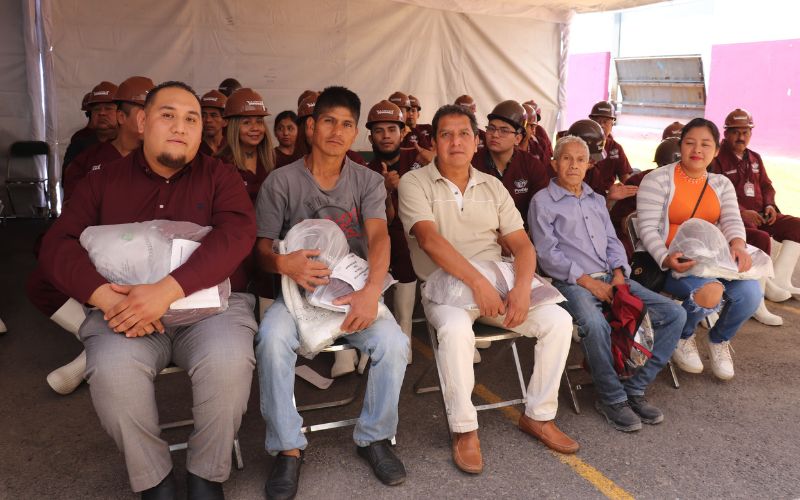 SGG Puebla entrega uniformes y equipo en el Rastro Municipal
