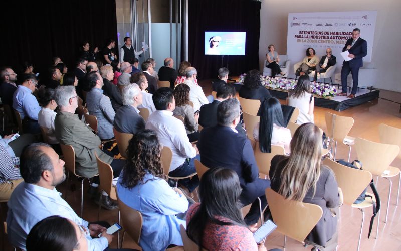 Gobierno de Puebla colabora con sector automotriz