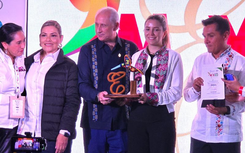 En Tianguis Turístico 2025, Zacatlán triunfa en Premios Mágicos por Excelencias